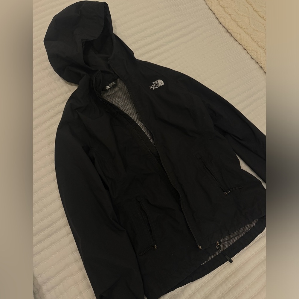 new North Face wind breaker rain jacket